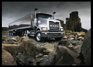 Nyergesvontatók Mack TRIDENT Day Cab MP8 6x4