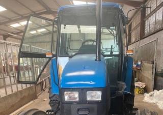 2WD traktorok Ford-NH 4835