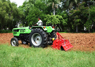 2WD traktorok DEUTZ-FAHR Agromaxx 45
