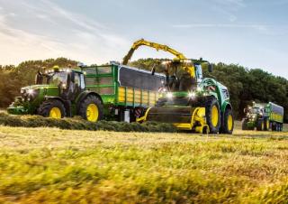 4WD silózók John Deere 9900 