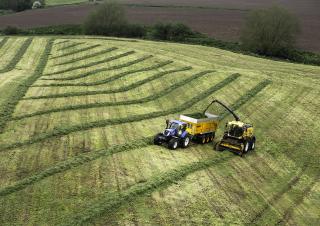 4WD silózók New Holland FR 550 