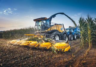 4WD silózók New Holland FR 550 