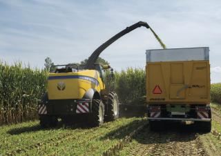 4WD silózók New Holland FR 780