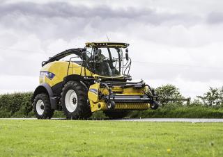 4WD silózók New Holland FR 920