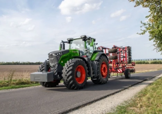 4WD traktorok Fendt 1044 Vario Profi+ 