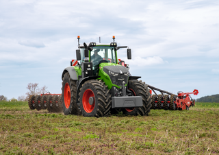 4WD traktorok Fendt 1046 Vario Profi+