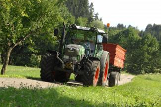 4WD traktorok Fendt 211 F Vario