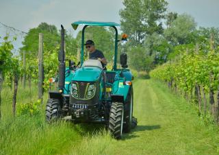 4WD traktorok Arbos 3055