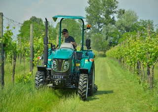 4WD traktorok Arbos 3055