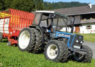 4WD traktorok Ford-NH 3435 AK
