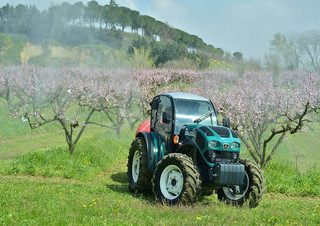 4WD traktorok Arbos 4090 Q
