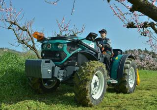 4WD traktorok Arbos 4090 Q