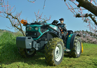 4WD traktorok Arbos 4100 Q