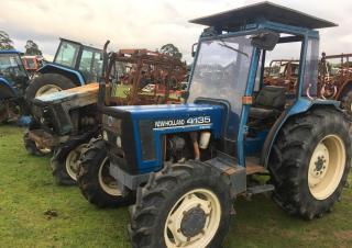 4WD traktorok Ford-NH 4135 A