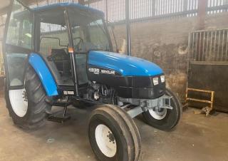 4WD traktorok Ford-NH 4835 A Shuttle