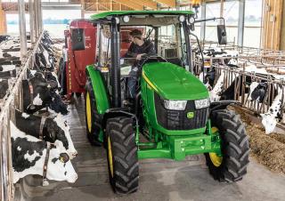 4WD traktorok John Deere 5075E