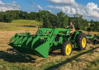 4WD traktorok John Deere 5090E 