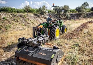 4WD traktorok John Deere 5090GL