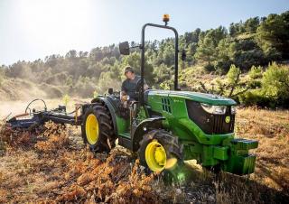 4WD traktorok John Deere 5105GL