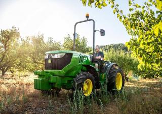 4WD traktorok John Deere 5105GL