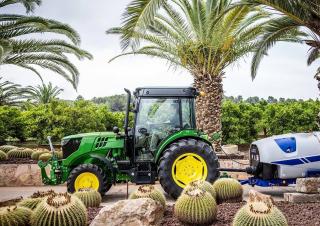 4WD traktorok John Deere 5115GN