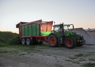 4WD traktorok Fendt 515 Vario Profi+ 