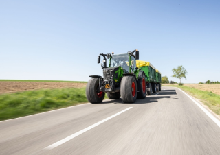4WD traktorok Fendt 515 Vario Profi+ 