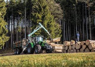 4WD traktorok DEUTZ-FAHR 6125 C RVShift 