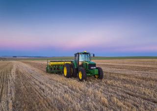 4WD traktorok John Deere 6135J