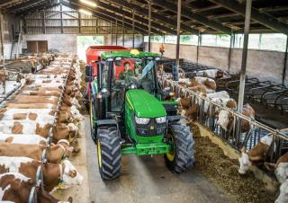 4WD traktorok John Deere 6140M 