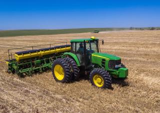 4WD traktorok John Deere 6150J