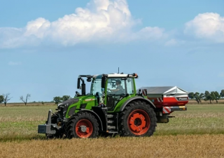 4WD traktorok Fendt 620 Vario Profi