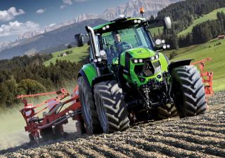 4WD traktorok DEUTZ-FAHR 6215 Agrotron TTV 