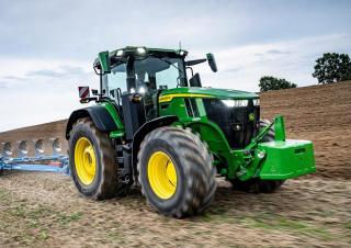 4WD traktorok John Deere 7R 330