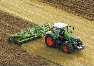 4WD traktorok Fendt 824 Vario Power