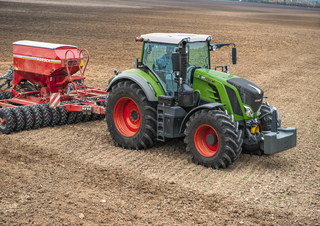 4WD traktorok Fendt 828 Vario Power+