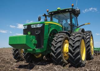 4WD traktorok John Deere 8400R