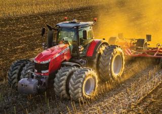 4WD traktorok Massey Ferguson 8735	