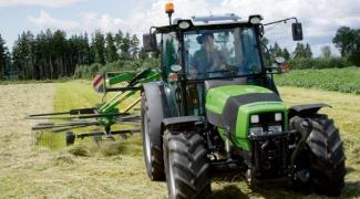 4WD traktorok DEUTZ-FAHR Agroplus 320 GS DT