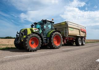 4WD traktorok Claas Arion 430
