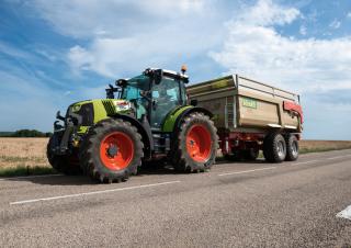 4WD traktorok Claas Arion 430