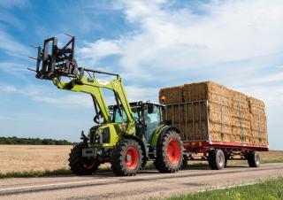 4WD traktorok Claas Arion 430