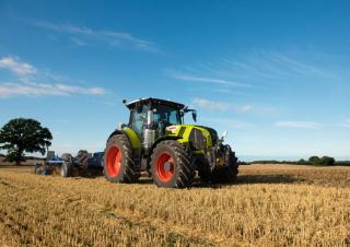 4WD traktorok Claas Arion 660 Cmatic 