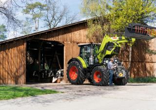 4WD traktorok Claas Arion 660 Cmatic 