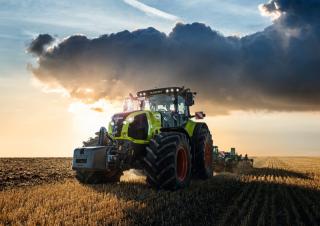 4WD traktorok Claas Axion 810 