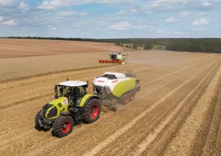 4WD traktorok Claas Axion 830