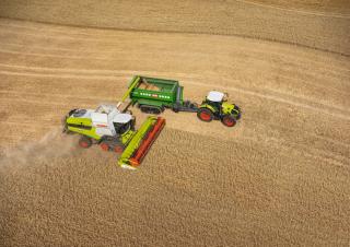 4WD traktorok Claas Axion 830 