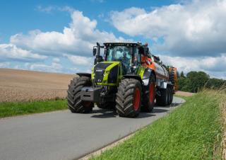 4WD traktorok Claas Axion 930 Cmatic