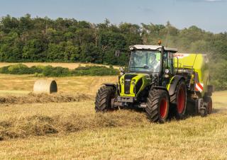 4WD traktorok Claas Axos 2.105 