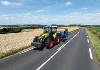 4WD traktorok Claas Axos 3.105 Comfort